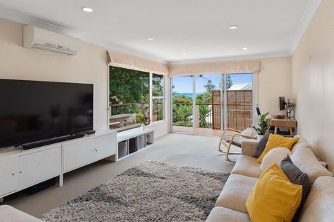 Photo of property in 1/99 Hebron Road, Waiake, Auckland, 0630