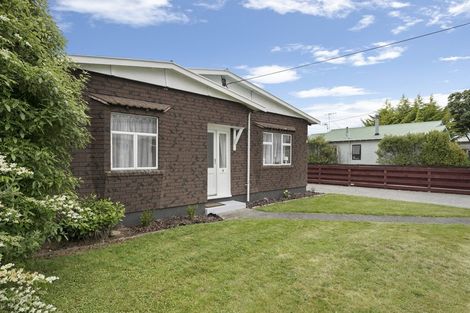 Photo of property in 22 Mako Mako Road, Levin, 5510