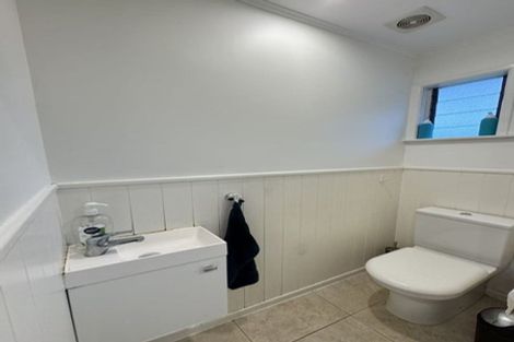 Photo of property in 62 La Rosa Street, Green Bay, Auckland, 0604