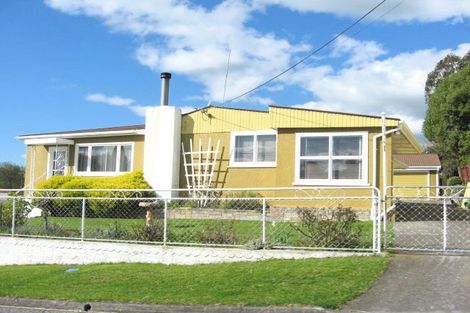 Photo of property in 5 Watts Street, Waipawa, 4210