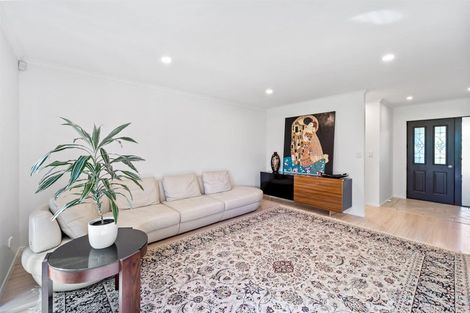 Photo of property in 11 Hugh Green Drive, Pinehill, Auckland, 0632