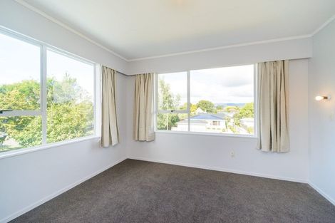 Photo of property in 27 Galway Avenue, Hokowhitu, Palmerston North, 4410
