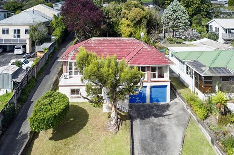 Photo of property in 18 Millbrook Road, Henderson, Auckland, 0612