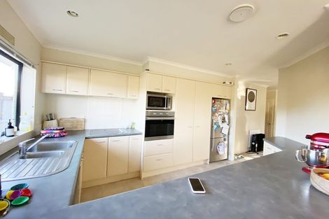 Photo of property in 33 Belcoo Crescent, East Tamaki, Auckland, 2013