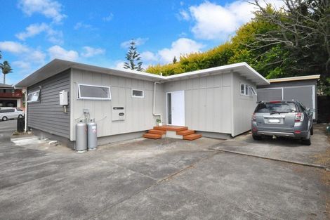 Photo of property in 7a Eagle Place, Red Beach, 0932