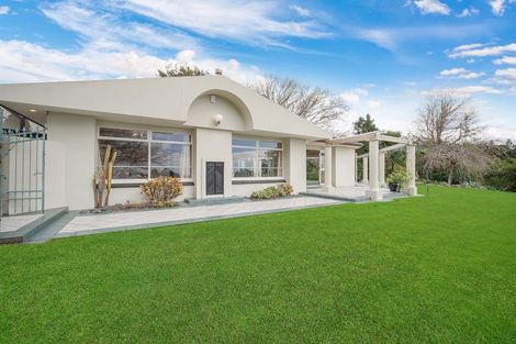 Photo of property in 9 Laingholm Drive, Laingholm, Auckland, 0604