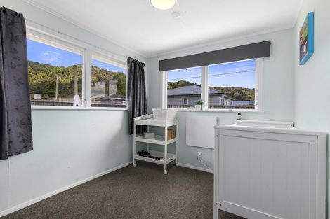 Photo of property in 1/167 Wainuiomata Road, Wainuiomata, Lower Hutt, 5014