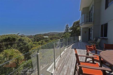 Photo of property in 10 Waitea Road, Muriwai, Waimauku, 0881