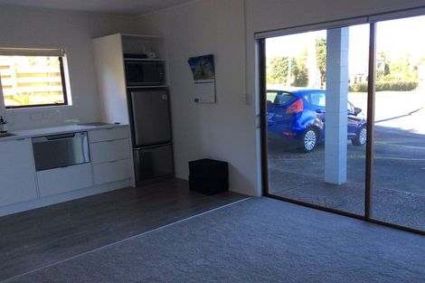 Photo of property in 36 Auld Street, Torbay, Auckland, 0630