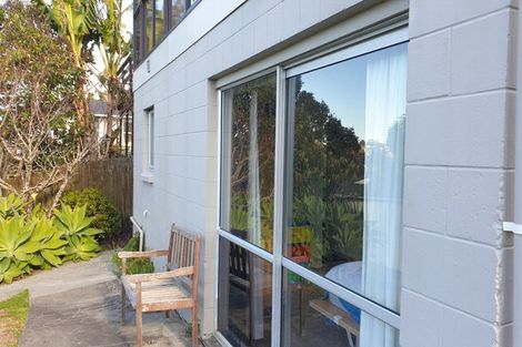 Photo of property in 41 Cockayne Crescent, Sunnynook, Auckland, 0620