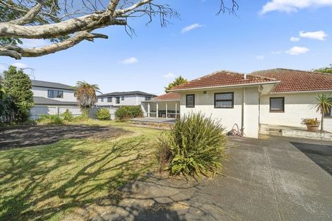 Photo of property in 13 Birdwood Avenue, Papatoetoe, Auckland, 2025