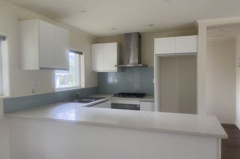 Photo of property in 3/14 Commodore Drive, Lynfield, Auckland, 1042