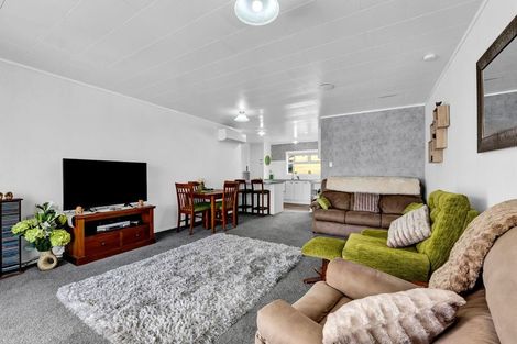 Photo of property in 61 Murray Avenue, Hawera, 4610