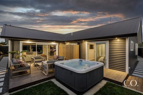 Photo of property in 28 Araroa Place, Papamoa Beach, Papamoa, 3118