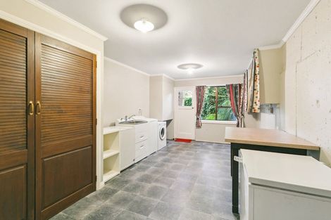 Photo of property in 10 Kate Way, Karori, Wellington, 6012