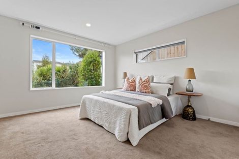 Photo of property in 25 Para Close, Fairview Heights, Auckland, 0632
