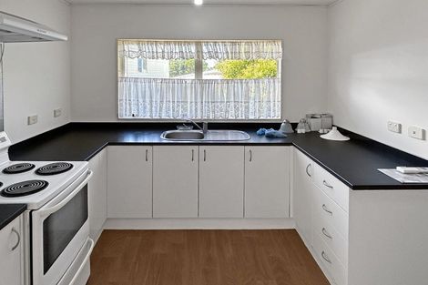 Photo of property in 15 Pisces Road, Glen Eden, Auckland, 0602