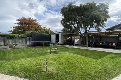 Photo of property in 70 Winters Road, Redwood, Christchurch, 8051