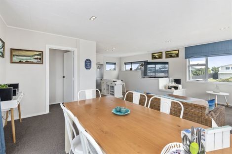 Photo of property in 35 Marine Parade South, Foxton Beach, Foxton, 4815