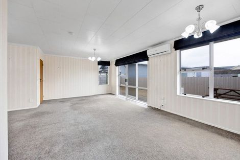 Photo of property in 6 Manse Street, Hawera, 4610