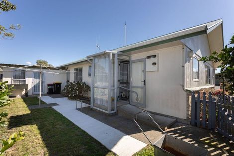 Photo of property in 9 Mccallum Street, Dannevirke, 4930
