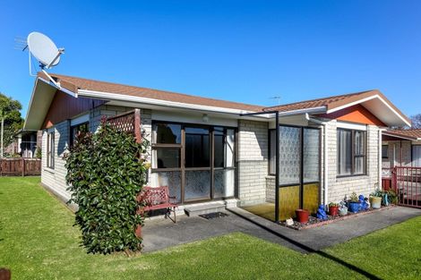 Photo of property in 1 Nursery Place, Westown, New Plymouth, 4310