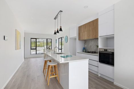 Photo of property in 28 Waihou Crescent, Albany Heights, Auckland, 0632