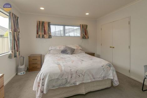 Photo of property in 14 Newbury Place, Taradale, Napier, 4112