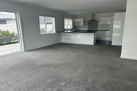 Photo of property in 10 Puroto Place, One Tree Point, 0118