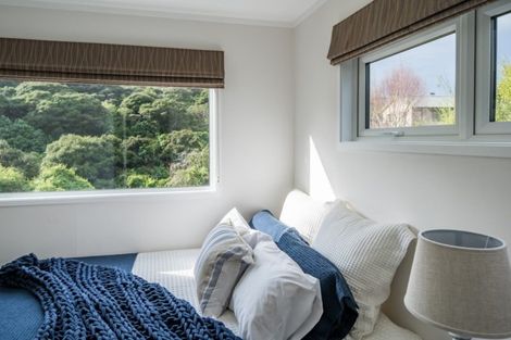 Photo of property in 52 Grays Road, Plimmerton, Porirua, 5026