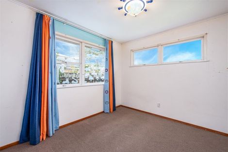 Photo of property in 17 Chilcott Road, Henderson, Auckland, 0612