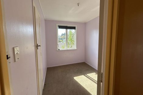Photo of property in 42 Selwyn Crescent, Forrest Hill, Auckland, 0620