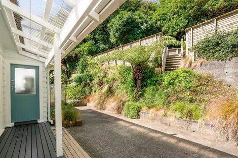 Photo of property in 104 Curtis Street, Northland, Wellington, 6012