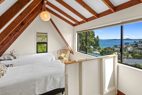 Photo of property in 29 Rewa Place, Russell, 0202