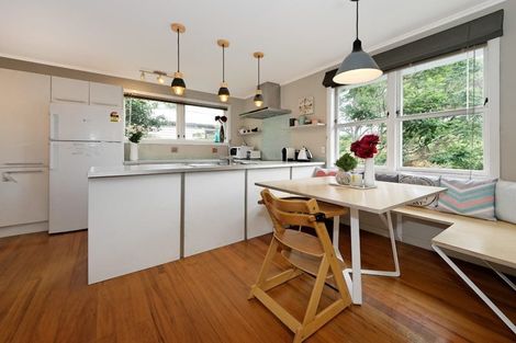 Photo of property in 30 Atkinson Road, Titirangi, Auckland, 0604