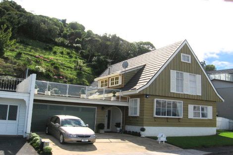 Photo of property in 60 Rama Crescent, Khandallah, Wellington, 6035