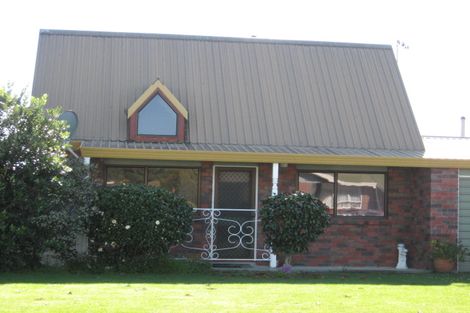 Photo of property in 13 Guildford Street, Levin, 5510