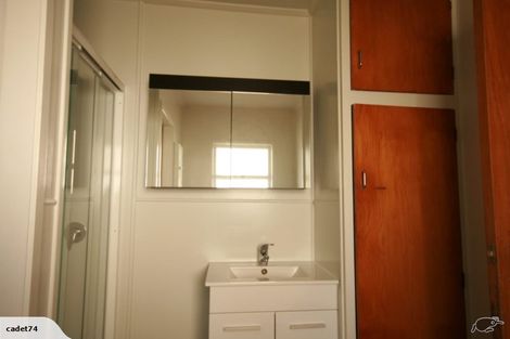 Photo of property in 64a Clayburn Road, Glen Eden, Auckland, 0602