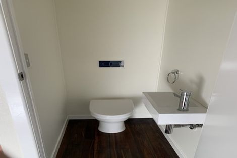 Photo of property in 42 Carlisle Road, Browns Bay, Auckland, 0630