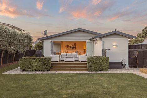 Photo of property in 23 Celia Street, Redcliffs, Christchurch, 8081