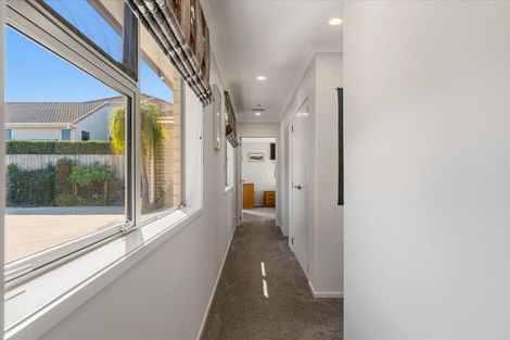 Photo of property in 16 Vantage Place, Omokoroa, 3114