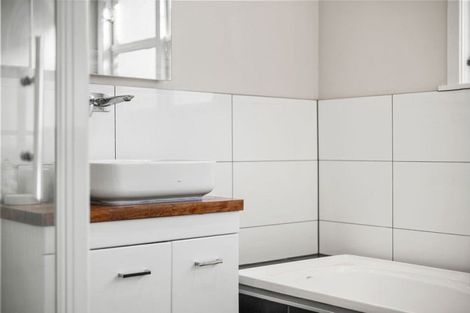 Photo of property in 1 Smart Terrace, Saint Johns Hill, Whanganui, 4500