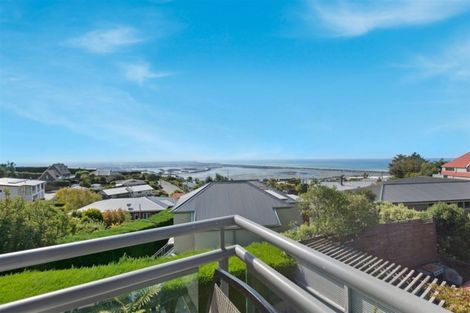 Photo of property in 1/5a Madeley Road, Mount Pleasant, Christchurch, 8081