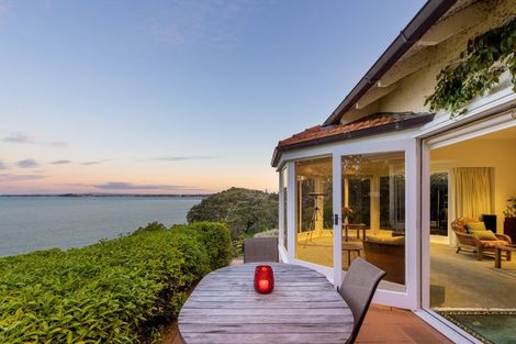 Photo of property in 122 Vauxhall Road, Narrow Neck, Auckland, 0624
