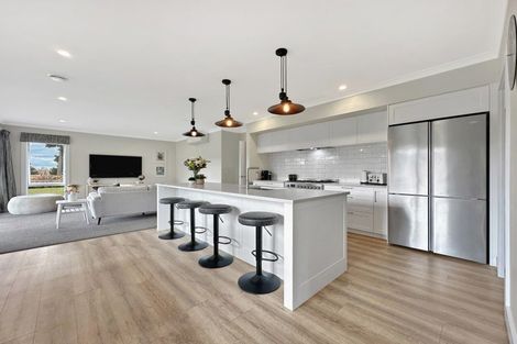 Photo of property in 7 Lochinvar Lane, Acacia Bay, Taupo, 3385