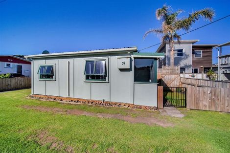 Photo of property in 59 Fifth Avenue, Urenui, 4377