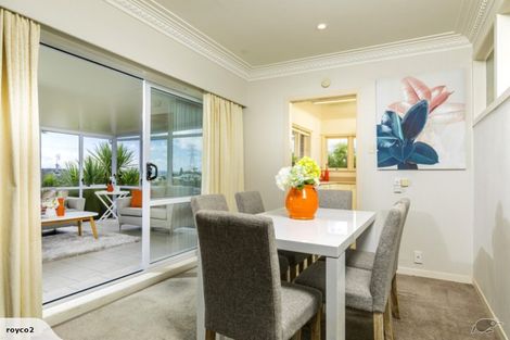 Photo of property in 12 Fairlea Road, Te Atatu South, Auckland, 0610