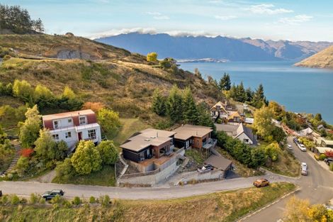 Photo of property in 15a Mackinnon Terrace, Sunshine Bay, Queenstown, 9300