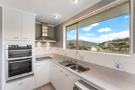 Photo of property in 56 Holborn Drive, Stokes Valley, Lower Hutt, 5019