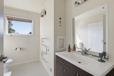 Photo of property in 9 Kirkway, Raumati Beach, Paraparaumu, 5032